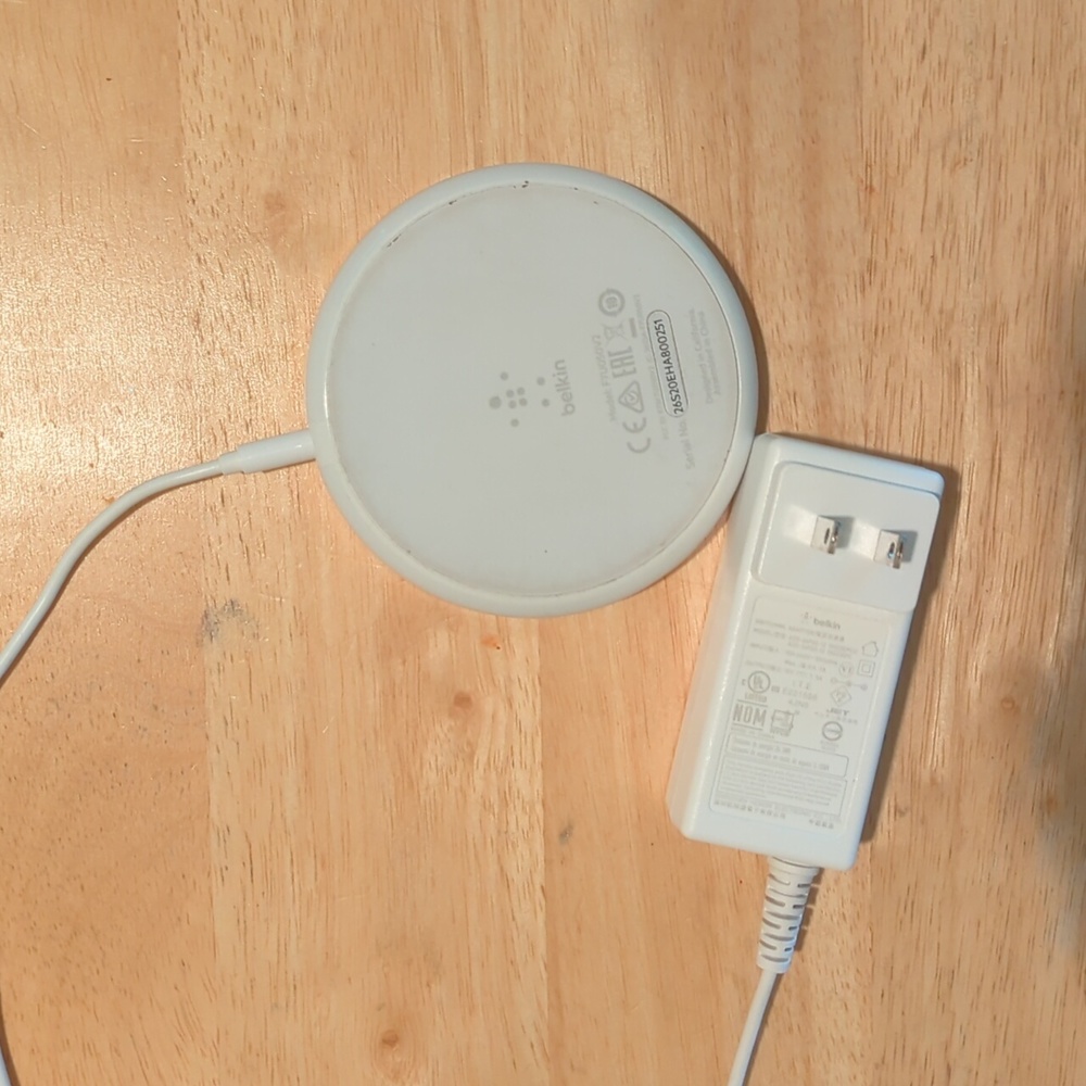 Belkin wireless cell phone charger